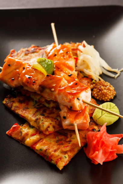 日式蔬菜串鲑鱼图片下载