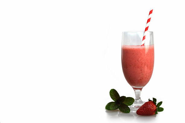 玻璃杯里的草莓奶昔图片下载