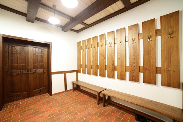 明亮的衣帽间内部很漂亮图片下载