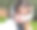 戴着耳机的可爱小女孩图片下载