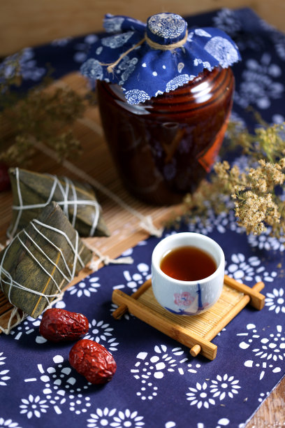 15、端午粽子雄黄酒素材图片