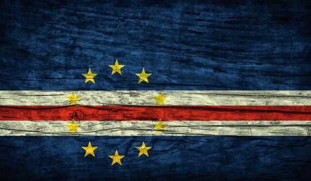 木质表面的佛得角国旗图片下载