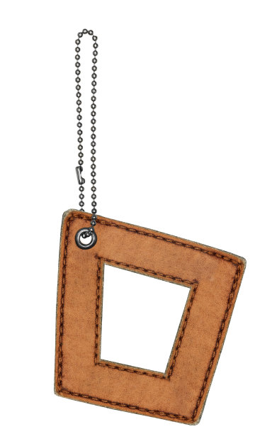 皮革字母表与链孤立在白色，D图片下载