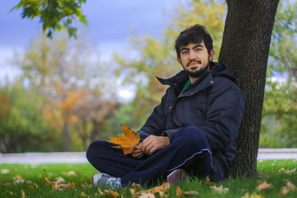 大学的秋天图片下载