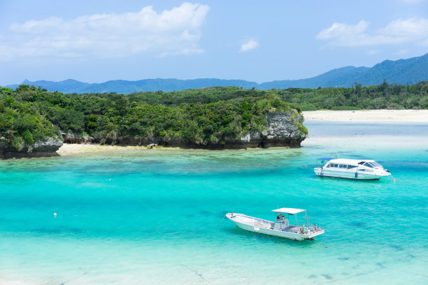 田园诗般的热带泻湖海滩天堂冲绳，日本图片下载