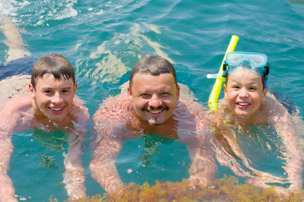 游泳者图片下载