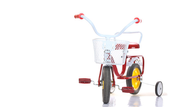 彩色三轮车孤立在白色背景图片下载