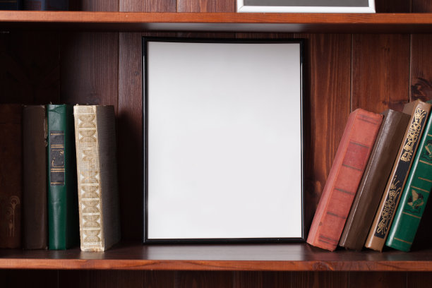 书架上的空海报图片下载