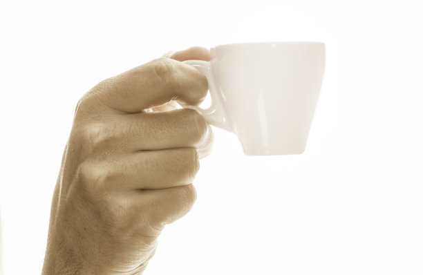 拿着一杯咖啡的男人图片下载