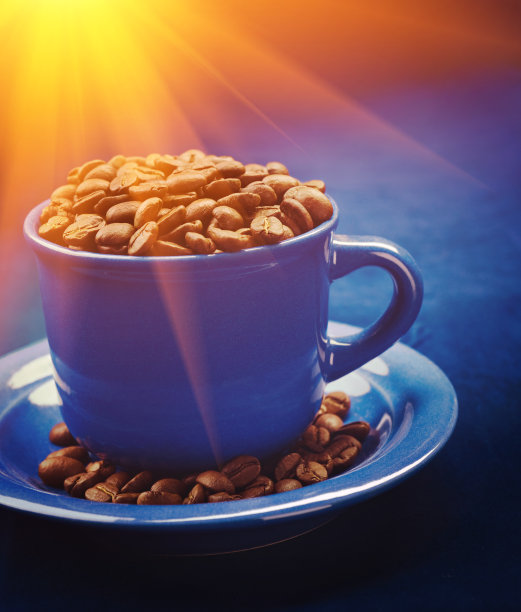 杯子里的咖啡豆和instagram上的sauser图片下载