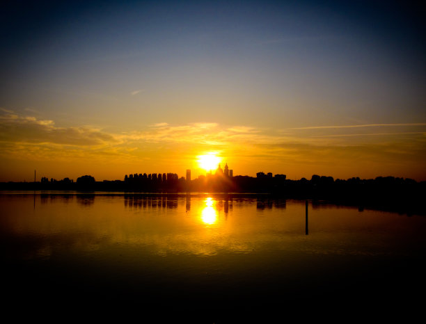 意大利曼图亚的日落图片下载