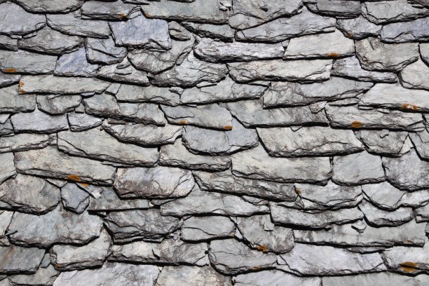 老石板屋顶瓦的近景图片下载