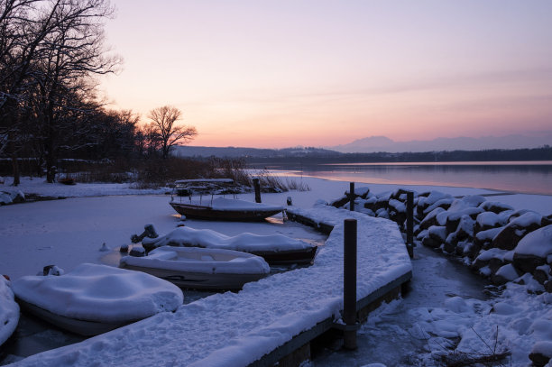卡扎戈布拉比亚的小港口图片下载