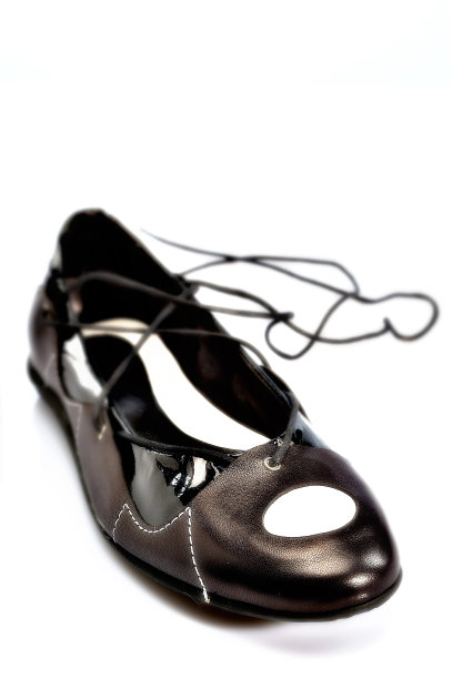 女人奢侈的手工制鞋图片下载