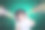 可爱的小女孩喜欢戴着耳机听音乐图片下载