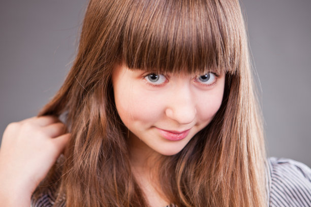 一个美丽女孩的肖像图片下载