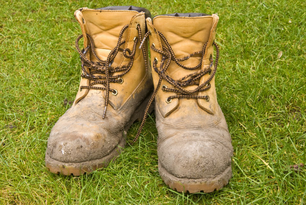 脏靴子图片下载