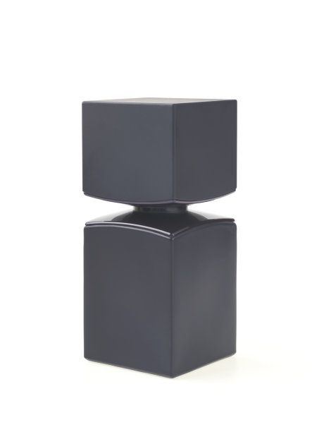 豪华香水瓶上隔离白色图片下载