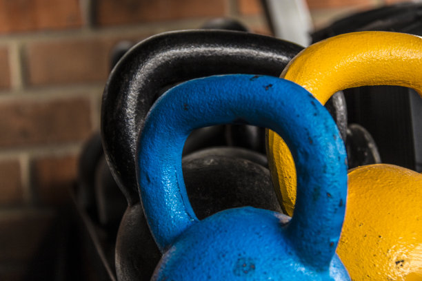 丰富多彩的kettlebells图片下载