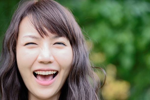 一个美丽的亚洲女人的特写图片下载