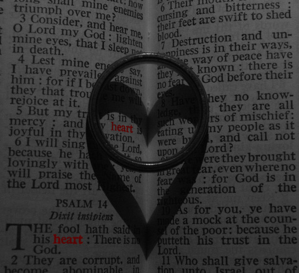 圣经的心图片下载