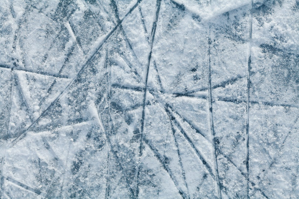 有冰鞋痕迹的溜冰场图片下载