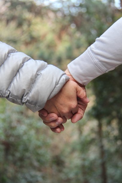 携手永远在选择焦点上。图片下载