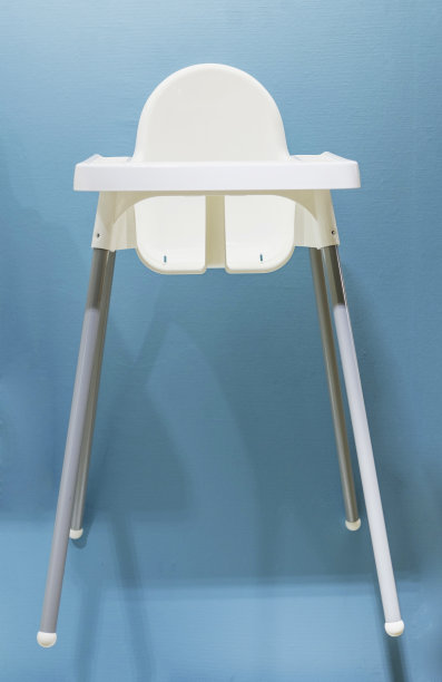 婴儿的高脚椅子图片下载