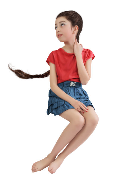 扎着辫子的小女孩图片下载