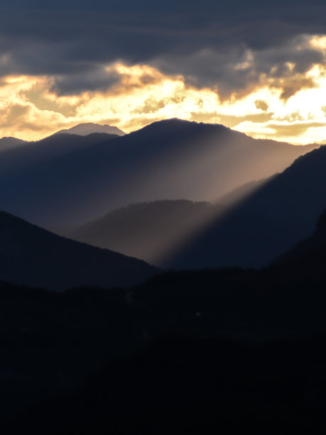 美丽的山图片下载