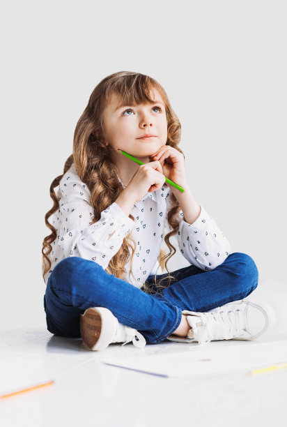 可爱的小女孩有主意图片下载