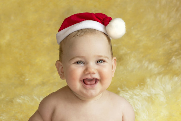 红头巾的婴儿图片下载