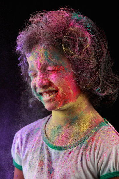 女孩玩胡里节图片下载