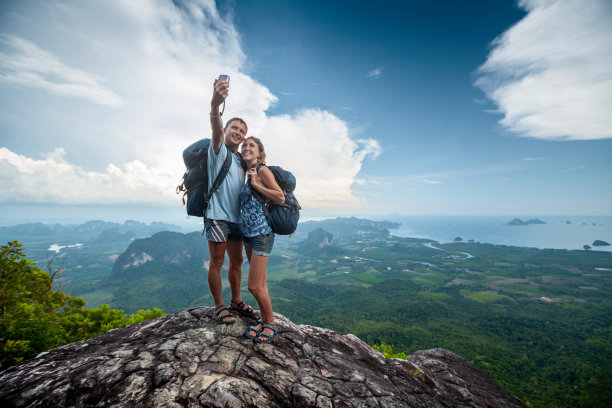 徒步旅行者图片下载