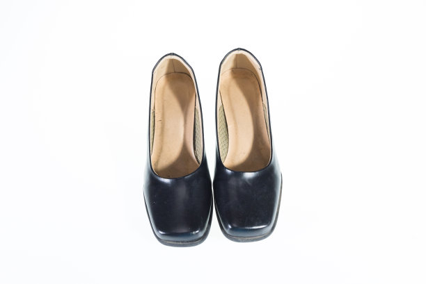 28、好女人的鞋老孤立在白色图片下载