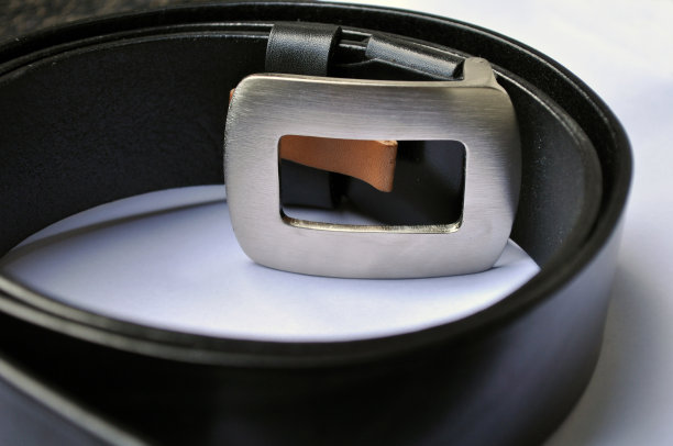 皮带对男人图片下载