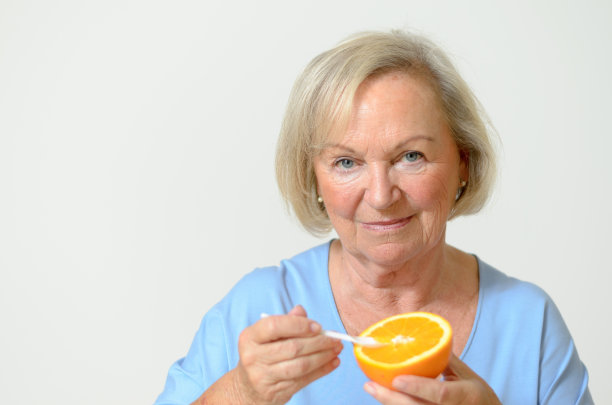 健康快乐的老妇人图片下载