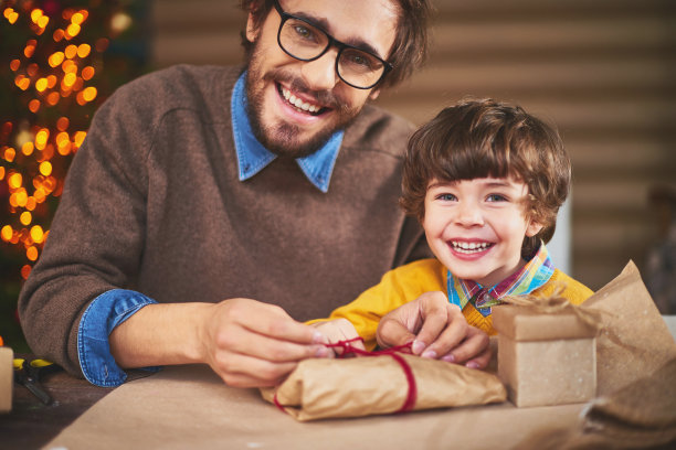 包装圣诞礼物图片下载