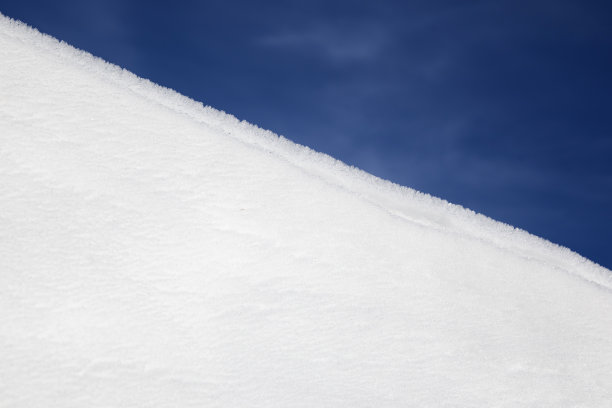 新雪的背景图片下载