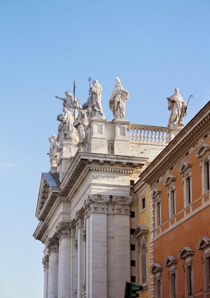 意大利罗马圣·约翰·拉特兰大教堂雕像碎片图片下载