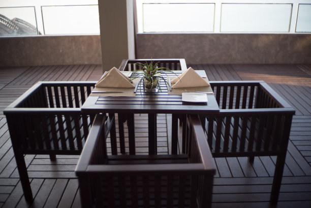 桌子和椅子图片下载