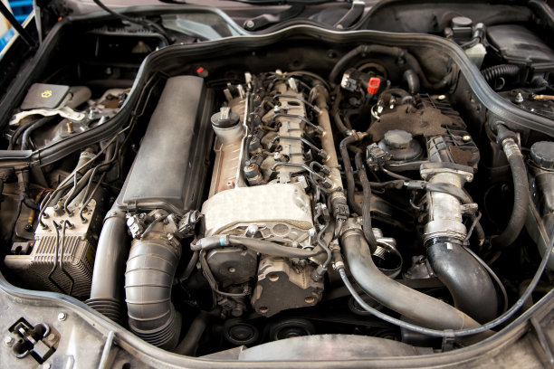 打开汽车发动机图片下载