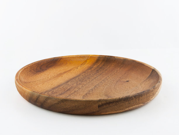 木板孤立在白色背景上。素材图片