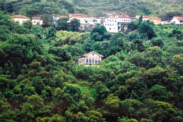 黑金的房子。图片下载