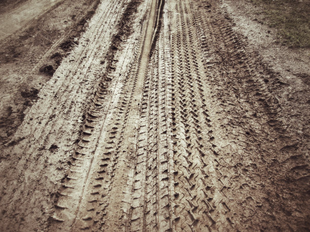 车轮痕迹图片下载