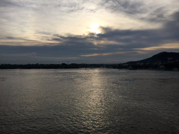 日出在马萨特兰图片下载