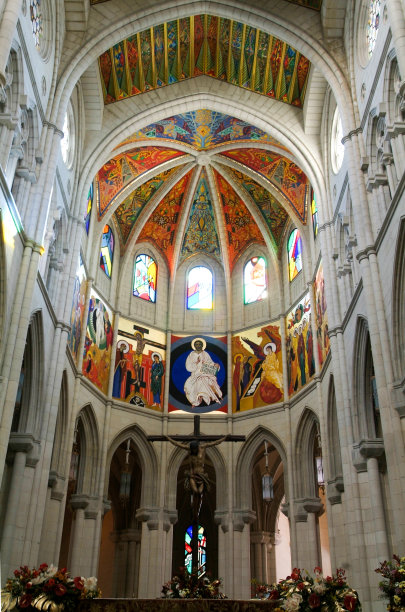 马德里大教堂祭坛的图像图片下载