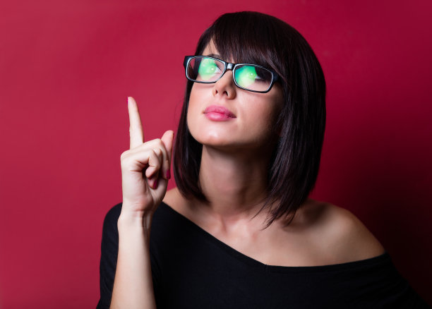 年轻的女人图片下载