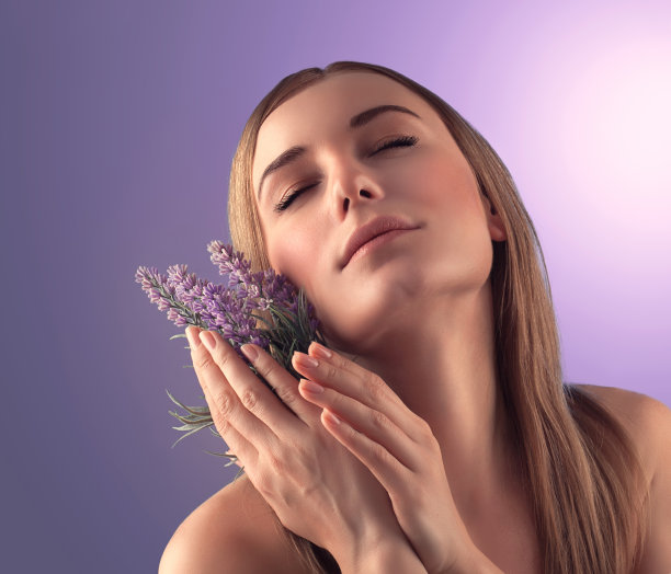 女人在水疗中心的肖像图片下载