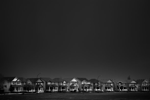 风暴在郊区图片下载